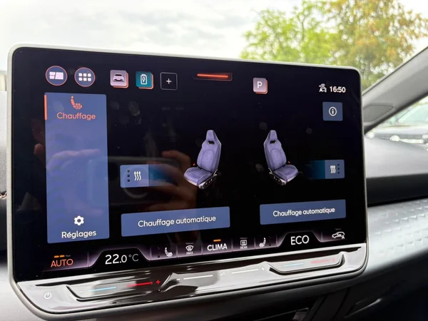 CUPRA Born (2024) — foto 10 van 23