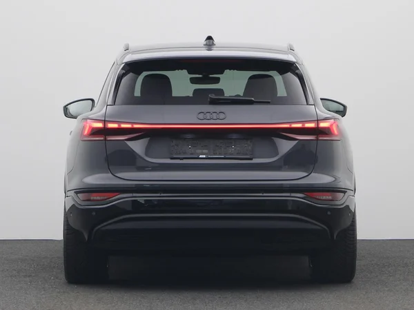 AUDI Q6 e-tron (2026) — foto 24 van 27