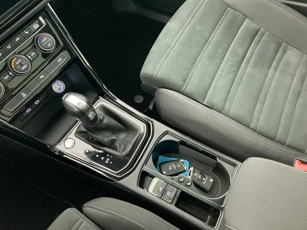 VOLKSWAGEN Touran (2020) — foto 21 van 36