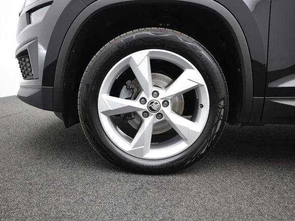 SKODA Kodiaq (2022) — foto 4 van 22