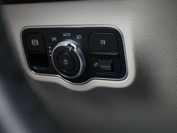 Mercedes-Benz EQB (2022) — foto 14 van 48