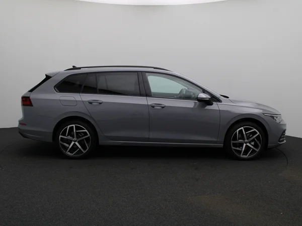VOLKSWAGEN Golf VIII SW (2024) — foto 18 van 26