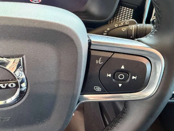 Volvo XC40 (2025) — foto 9 van 18