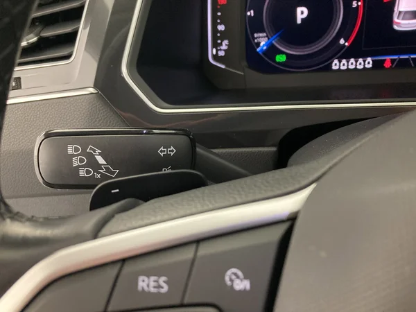 VOLKSWAGEN Tiguan Allspace (2023) — foto 7 van 36