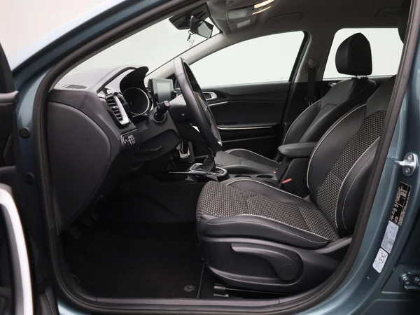 Kia cee'd (2024) — foto 3 van 37