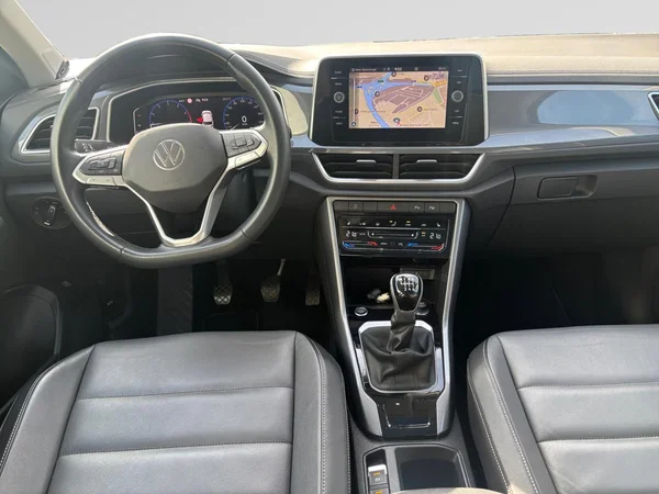 VOLKSWAGEN T-Roc (2022) — foto 2 van 22