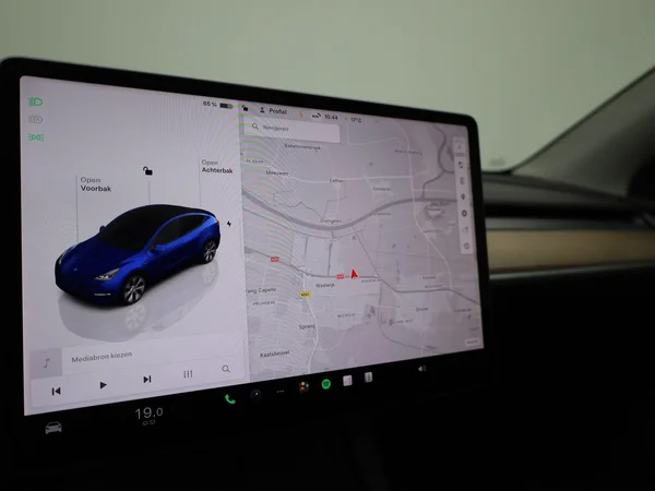 Tesla Model Y (2023) — foto 27 van 52