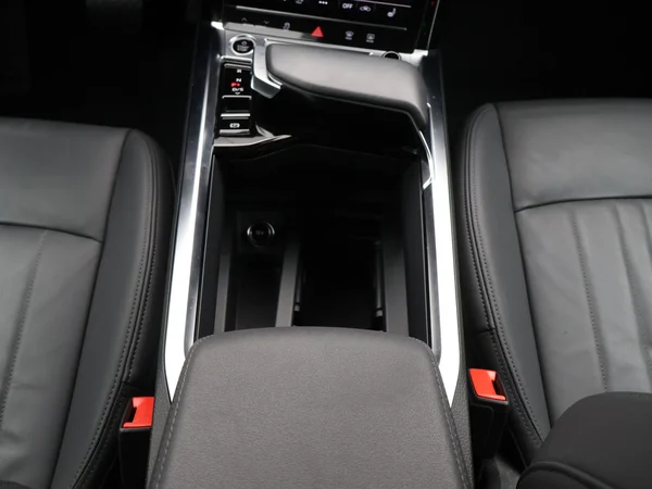 AUDI e-tron Sportback (2022) — foto 6 van 27
