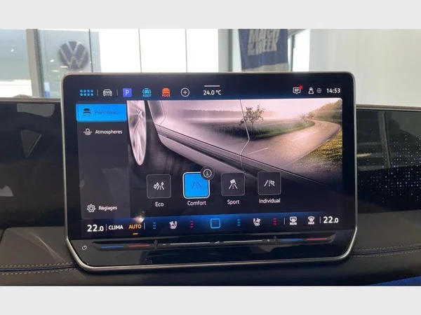 VOLKSWAGEN Tiguan (2026) — foto 14 van 26
