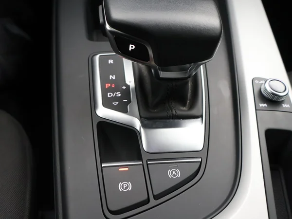 AUDI A4 Avant (2024) — foto 10 van 28
