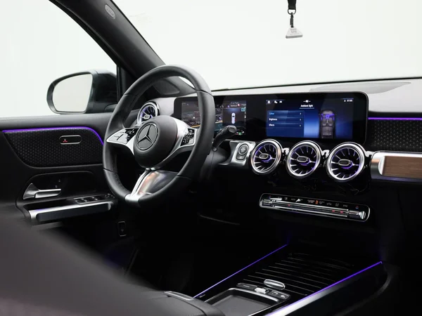 Mercedes-Benz GLB (2025) — foto 37 van 50