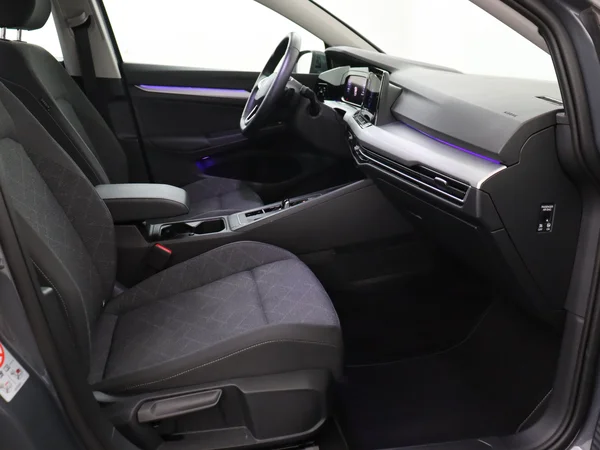 VOLKSWAGEN Golf (2023) — foto 3 van 28