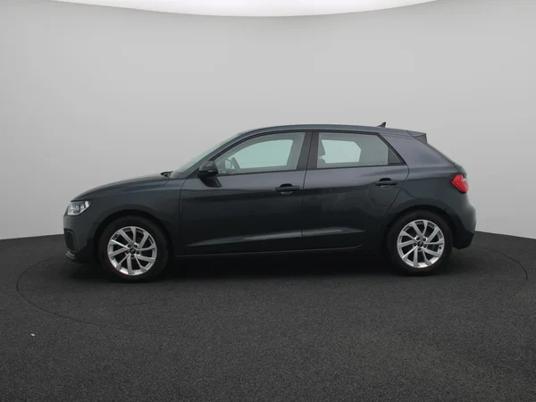 AUDI A1 Sportback (2023) — foto 2 van 16