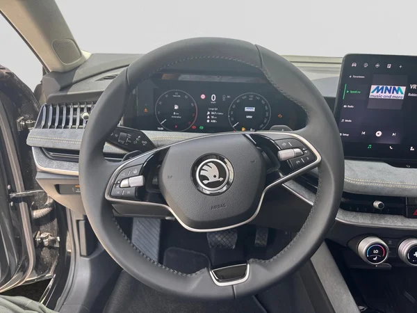 SKODA Superb (2026) — foto 2 van 21