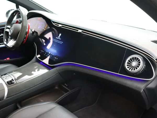 Mercedes-Benz EQE (2025) — foto 21 van 33