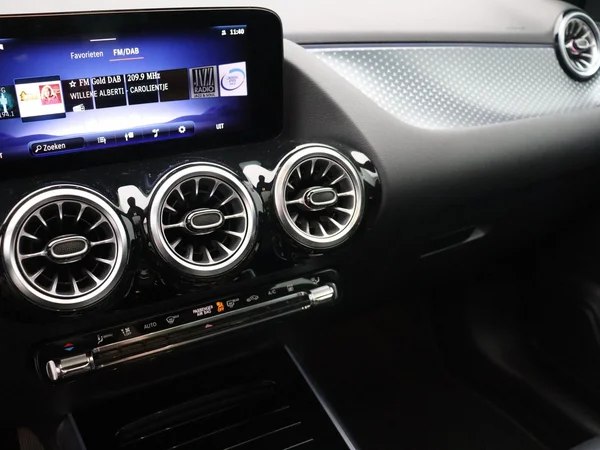 Mercedes-Benz EQA (2025) — foto 4 van 26
