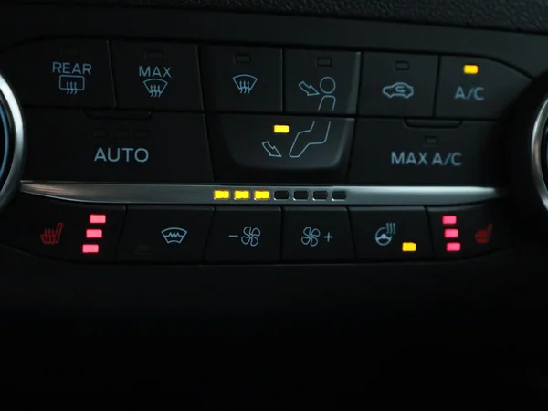 Ford Kuga (2022) — foto 13 van 38