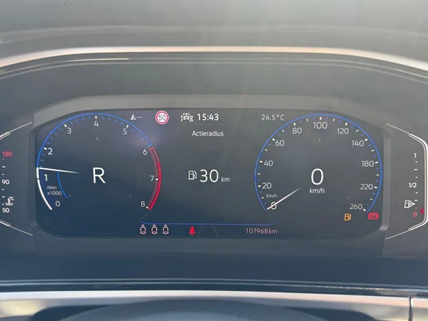 VOLKSWAGEN T-Roc (2022) — foto 4 van 16