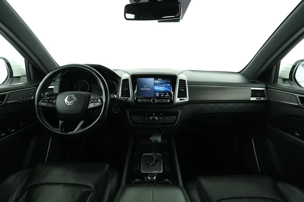 Ssangyong Rexton (2019) — foto 3 van 16