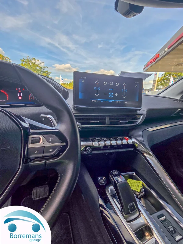 Peugeot 5008 (2022) — foto 11 van 27