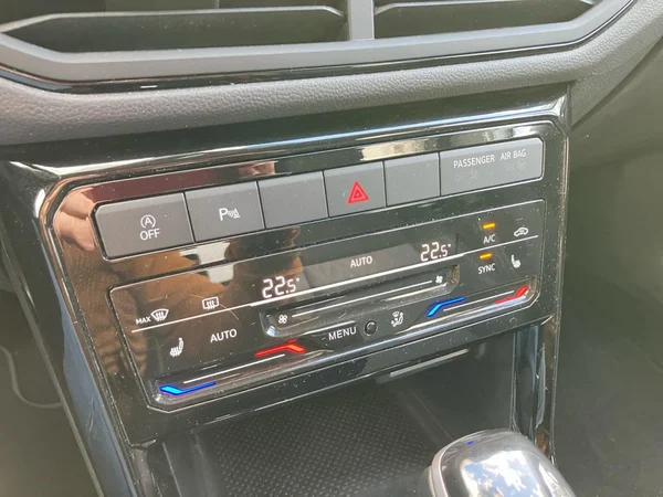 VOLKSWAGEN T-Cross (2025) — foto 25 van 25