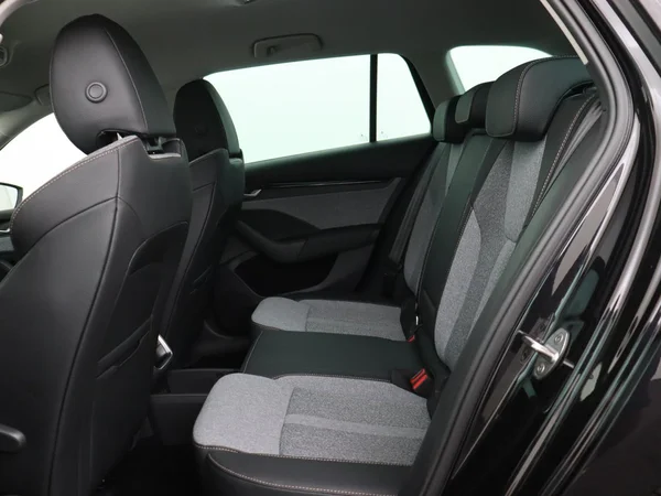 SKODA Octavia SW (2025) — foto 2 van 19