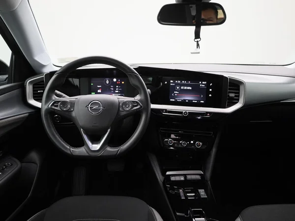 Opel Mokka-e (2023) — foto 34 van 36