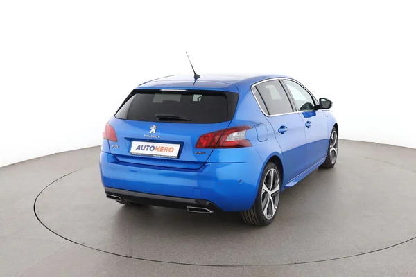 Peugeot 308 (2021) — foto 12 van 16