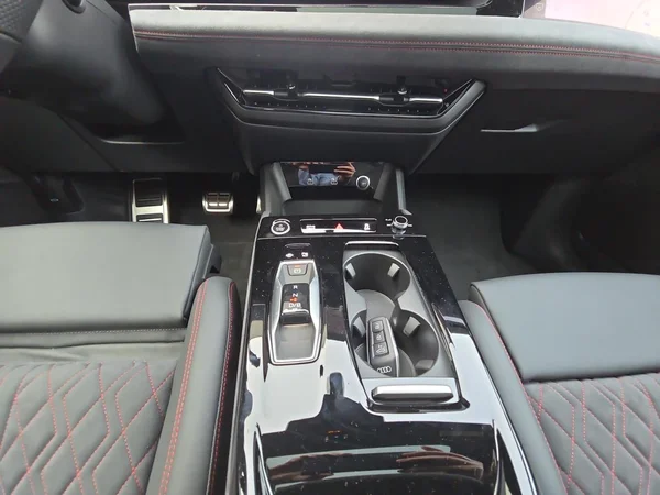 AUDI Q6 e-tron (2026) — foto 2 van 20