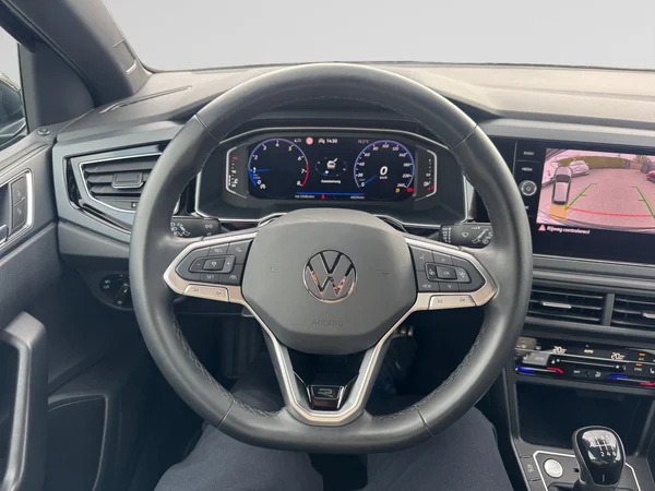 VOLKSWAGEN Taigo (2024) — foto 3 van 24
