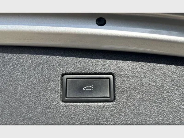 VOLKSWAGEN Tiguan (2021) — foto 5 van 33