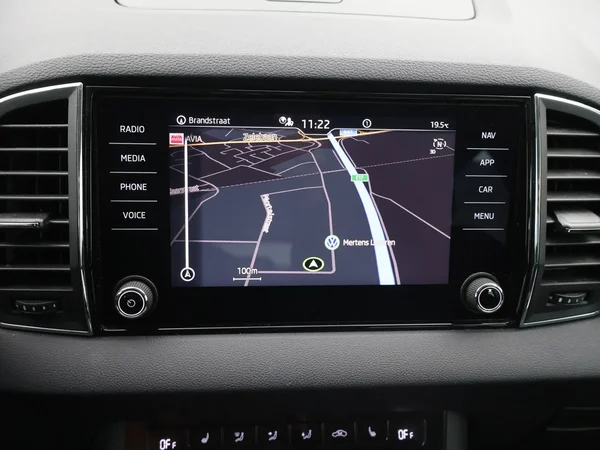 Škoda Karoq (2021) — foto 11 van 25