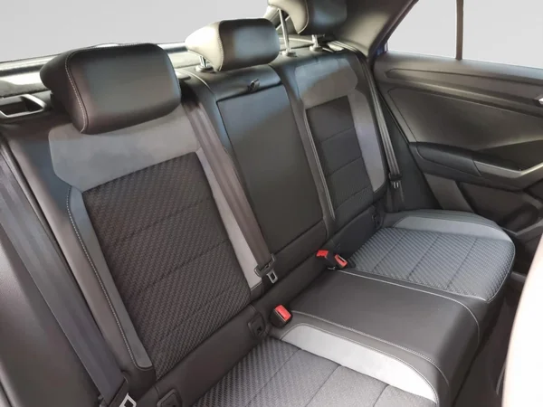 VOLKSWAGEN T-Roc (2019) — foto 11 van 23
