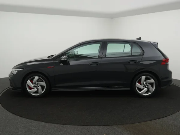 VOLKSWAGEN Golf VIII GTI (2024) — foto 25 van 30