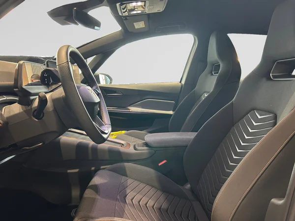 CUPRA Born (2024) — foto 9 van 17