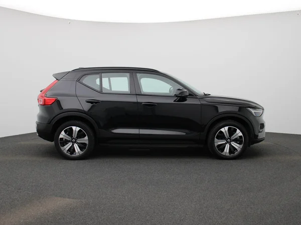 Volvo XC40 (2023) — foto 36 van 39