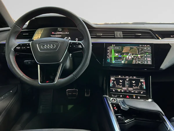 AUDI Q8 e-tron Sportback (2025) — foto 17 van 20