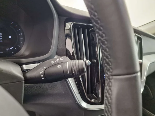 Volvo V60 (2024) — foto 6 van 16