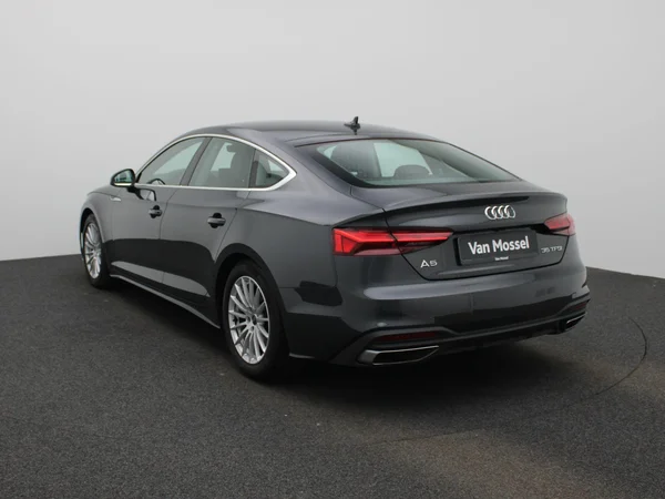 Audi A5 (2022) — foto 12 van 43