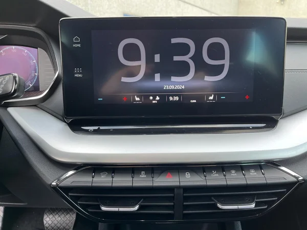 SKODA Octavia Combi (2024) — foto 19 van 20