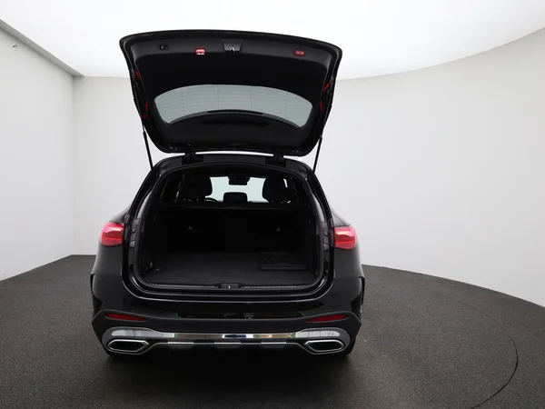 Mercedes-Benz GLC (2025) — foto 3 van 51