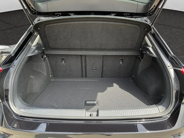 VOLKSWAGEN T-Roc (2019) — foto 20 van 22
