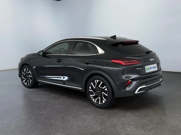 KIA XCeed (2023) — foto 25 van 27