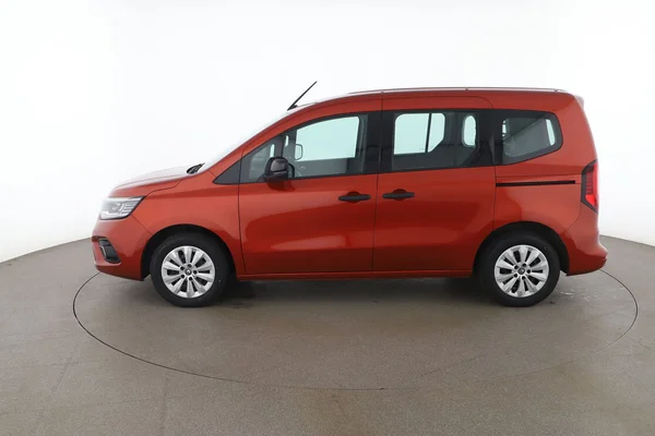 Renault Kangoo (2022) — foto 9 van 16