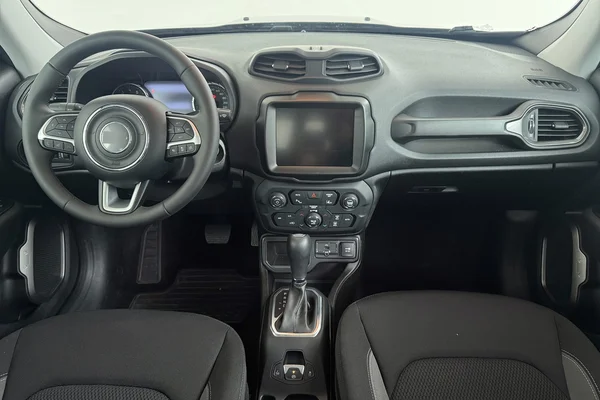 Jeep Renegade (2023) — foto 9 van 30