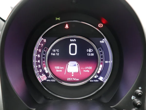 FIAT 500C (2021) — foto 12 van 15