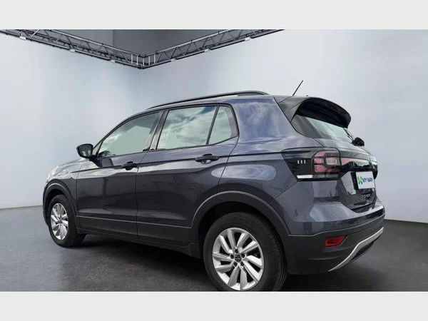 Volkswagen T-Cross (2023) — foto 17 van 22