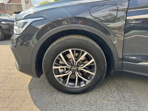VOLKSWAGEN Tiguan eHybrid (PHEV) (2022) — foto 14 van 22