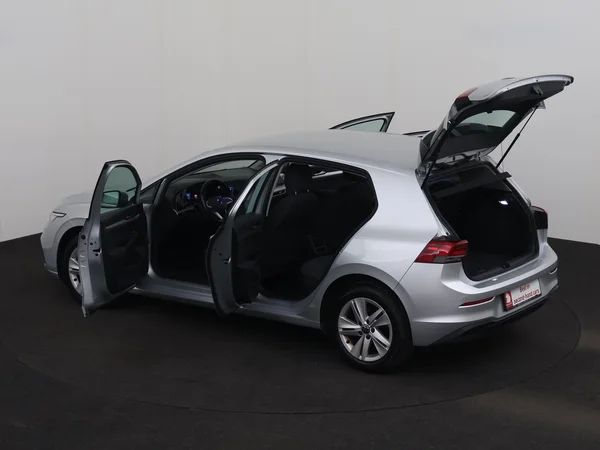 VOLKSWAGEN Golf (2020) — foto 27 van 28