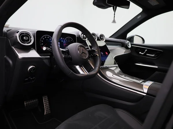 Mercedes-Benz GLC (2025) — foto 32 van 51